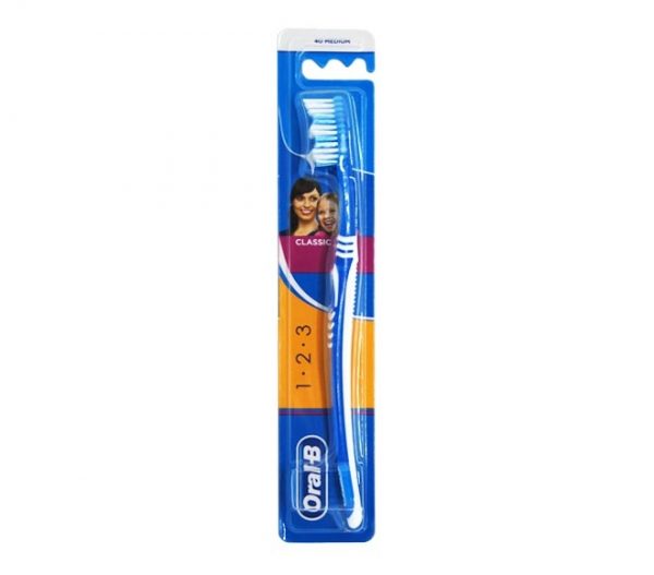 toothbrush ORAL-B Classic - Medium